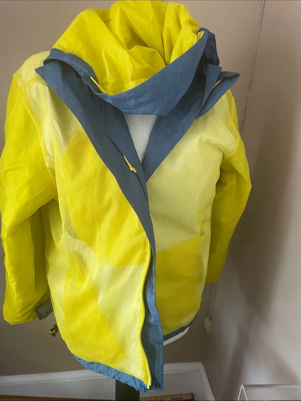 The North Face Men’s Teal Hooded Raincoat with  Yellow Accents